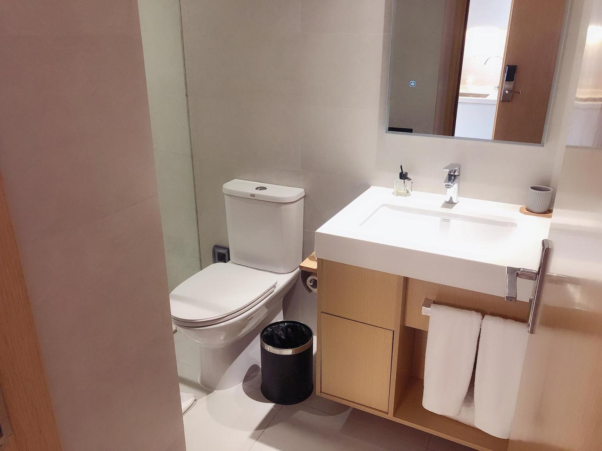 Ln Residence Changdi - New Aiqun Building - Canton Fair Free Shuttle Bus During Canton Fair Period Екстериор снимка